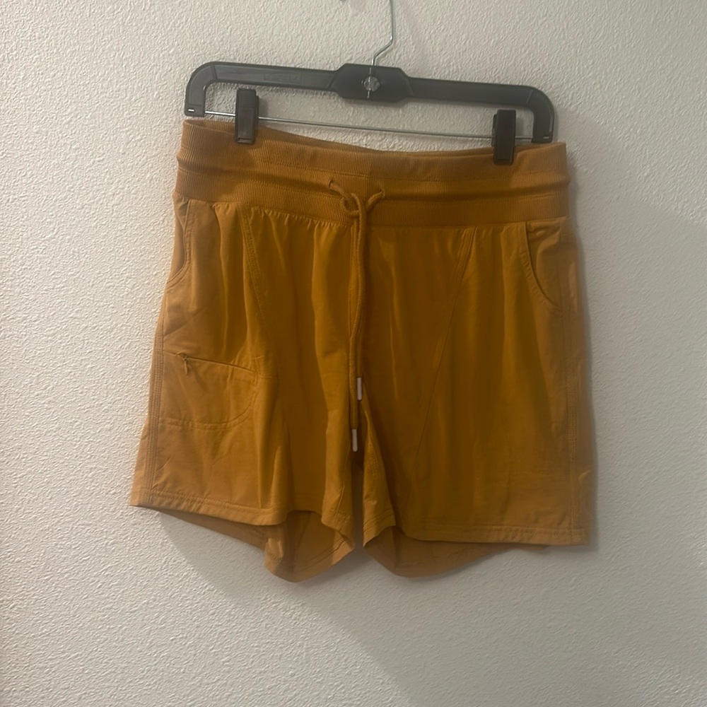 Zyia goldtone shorts